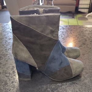 Seven Dials Women's Heeled Boots - Black and Blue